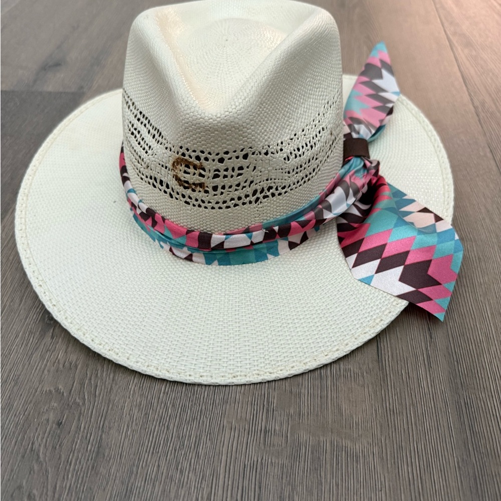 Charlie 1 Horse Hat White